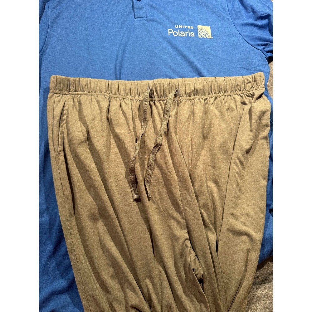 United Polaris Business Class Pajamas Set Mens L/XL Blue Henley Tan Pants Pouch - Picture 6 of 6